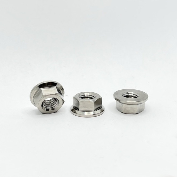 Titanová matice M8 | Grade 5 | DIN 6923 | přírubová (s límcem) (1)